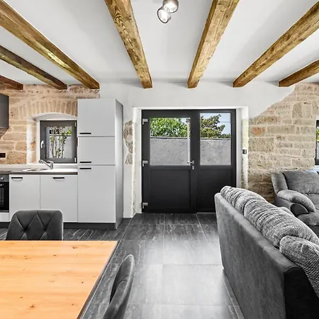 Villa Bugenvilija With Private Pool Ladrovici