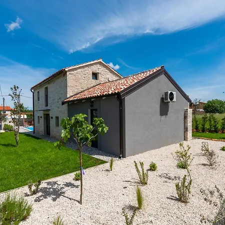 Bugenvilija With Private Pool *