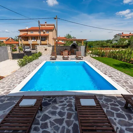 Bugenvilija With Private Pool