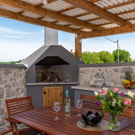 Bugenvilija With Private Pool *